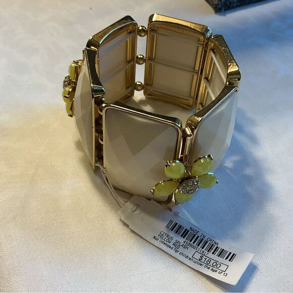 Cream and Yellow Floral Wide Bracelet - Picture 4 of 7